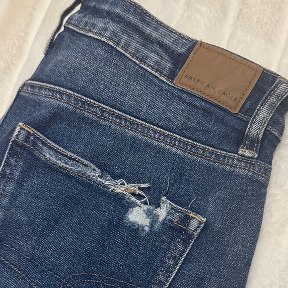 American Eagle Outfitters Distressed Blue mom Jeans - Picture 3 of 8